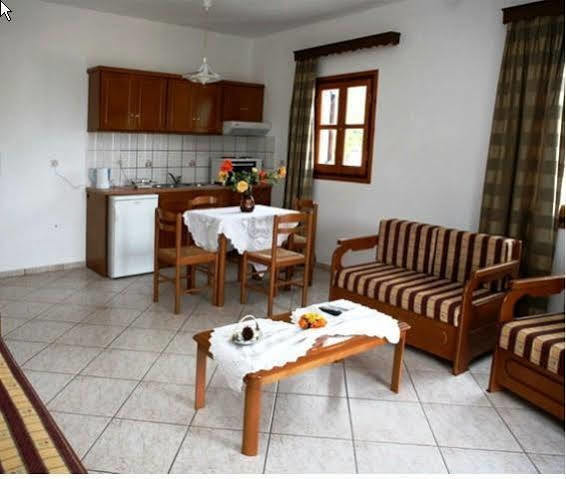 Kavos Apartments Alonissos Patitiri Exterior foto